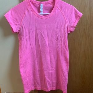 Lululemon short sleeve top